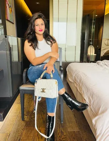 Gorgeous Surat Call Girl